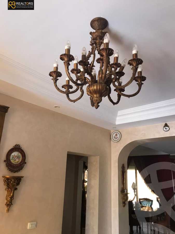 https://aqarmap.com.eg/ar/listing/4237264-for-sale-cairo-el-sheikh-zayed-city-compounds-in-sheikh-zayed-royal-city