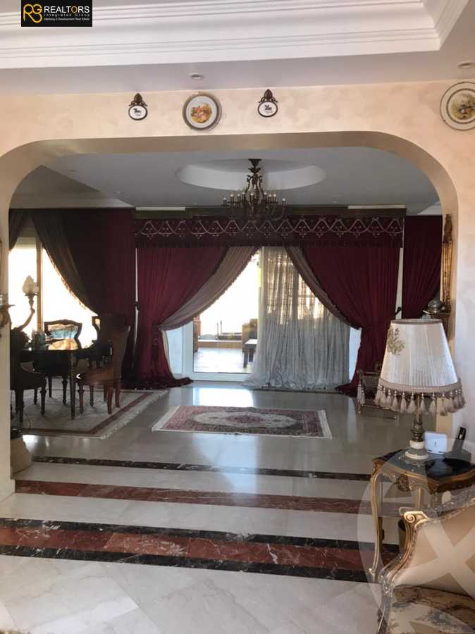 https://aqarmap.com.eg/ar/listing/4237264-for-sale-cairo-el-sheikh-zayed-city-compounds-in-sheikh-zayed-royal-city