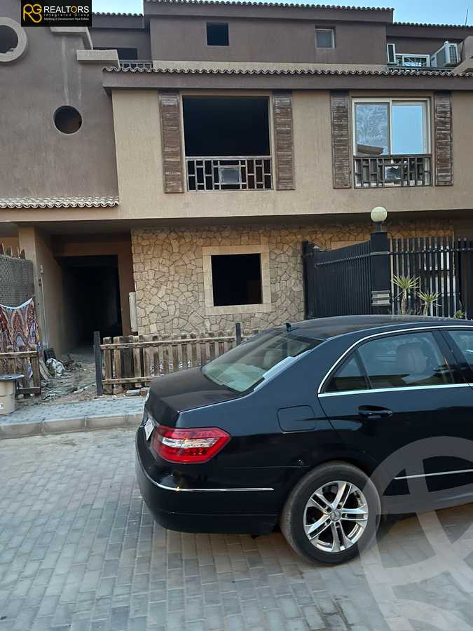 https://aqarmap.com.eg/ar/listing/4237546-for-sale-cairo-el-sheikh-zayed-city-compounds-in-sheikh-zayed-pyramids-walk
