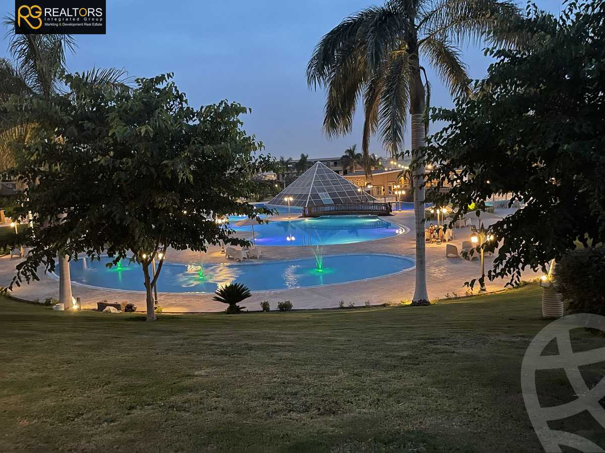 https://aqarmap.com.eg/ar/listing/4237546-for-sale-cairo-el-sheikh-zayed-city-compounds-in-sheikh-zayed-pyramids-walk
