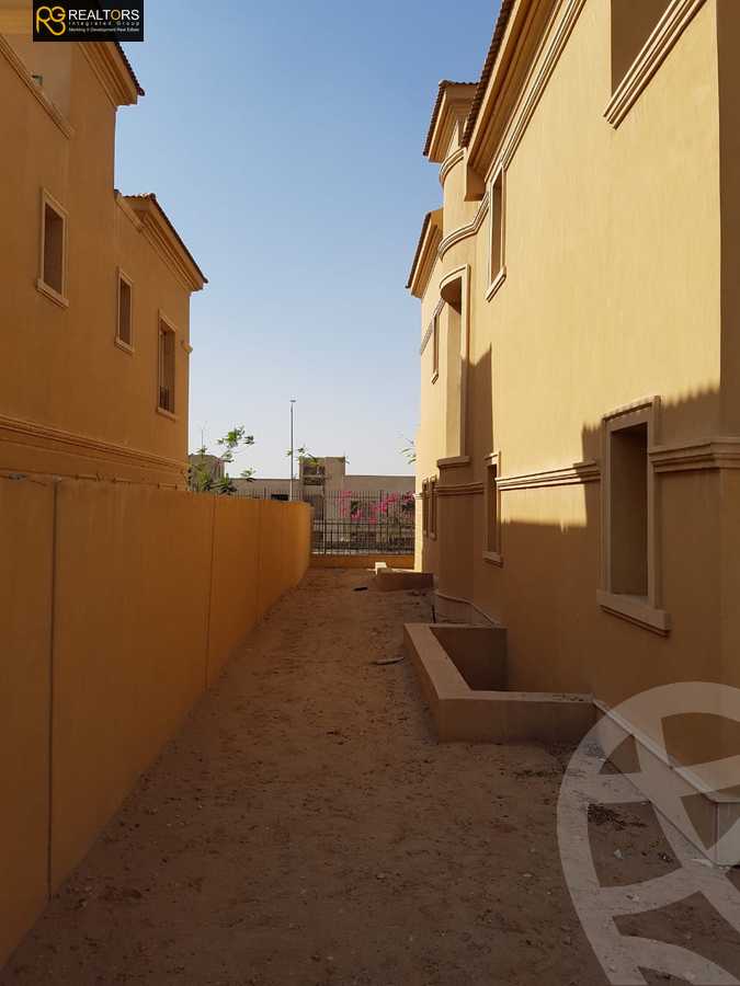 https://aqarmap.com.eg/en/listing/4237748-for-sale-cairo-el-sheikh-zayed-city-compounds-in-sheikh-zayed-royal-meadows