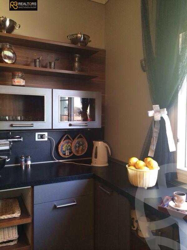 https://aqarmap.com.eg/en/listing/4238137-for-sale-cairo-6th-of-october-compound-royal-hills