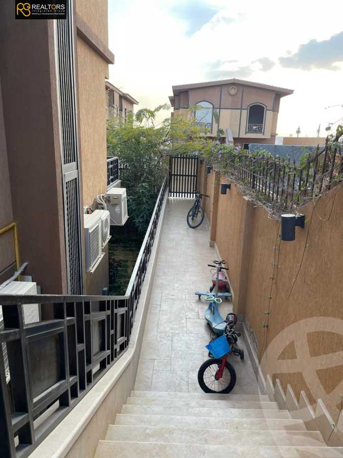 https://aqarmap.com.eg/en/listing/4238231-for-sale-cairo-el-sheikh-zayed-city-compounds-in-sheikh-zayed-pyramids-walk