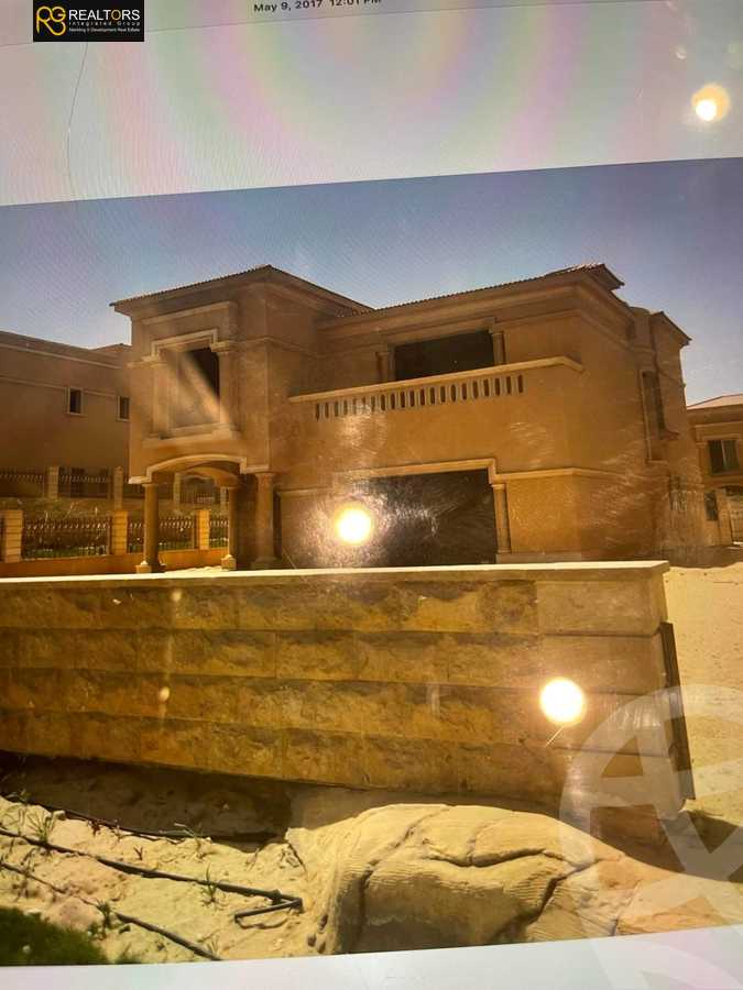 https://aqarmap.com.eg/en/listing/4238235-for-sale-cairo-el-sheikh-zayed-city-compounds-in-sheikh-zayed-royal-meadows