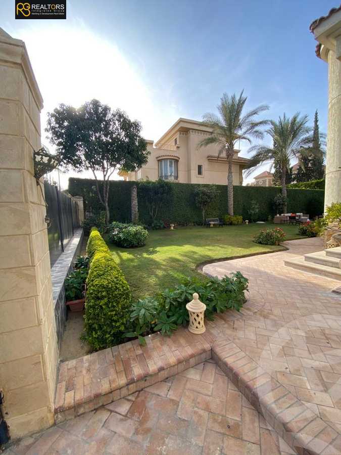 https://aqarmap.com.eg/en/listing/4239208-for-sale-cairo-6th-of-october-compound-royal-hills