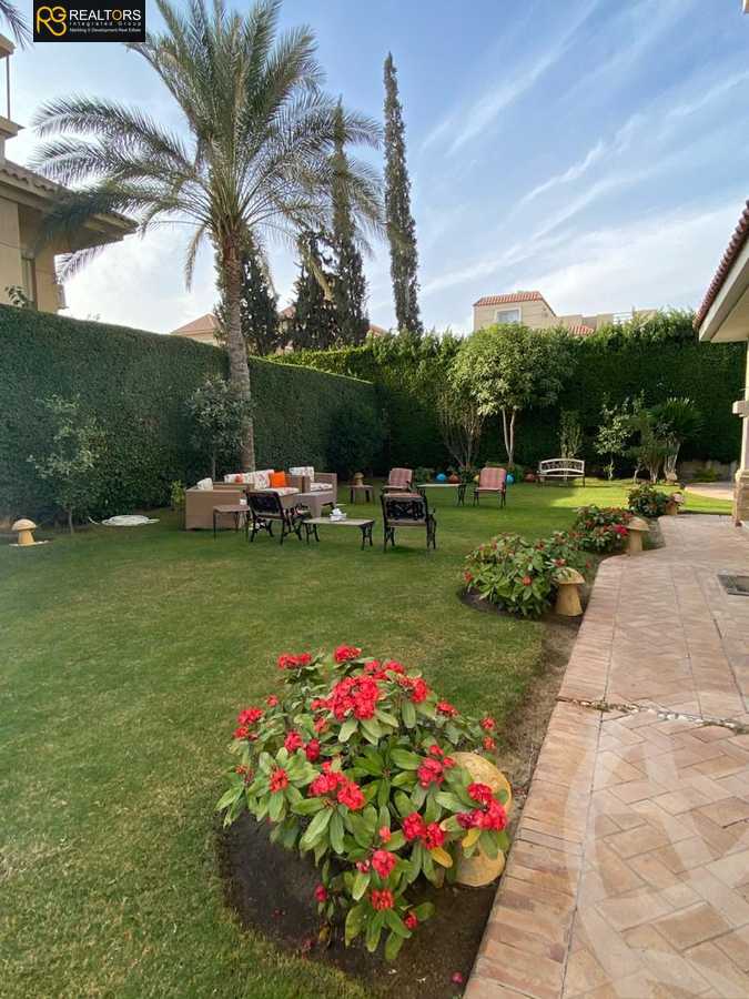https://aqarmap.com.eg/en/listing/4239208-for-sale-cairo-6th-of-october-compound-royal-hills