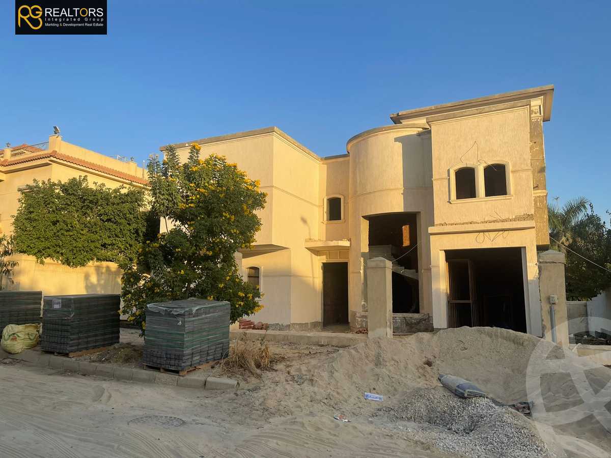https://aqarmap.com.eg/en/listing/4245882-for-sale-cairo-6th-of-october-compound-royal-hills