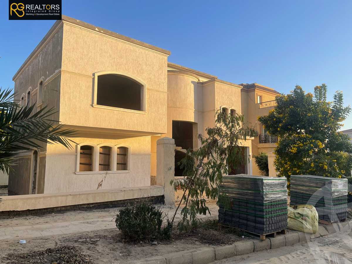 https://aqarmap.com.eg/en/listing/4245882-for-sale-cairo-6th-of-october-compound-royal-hills