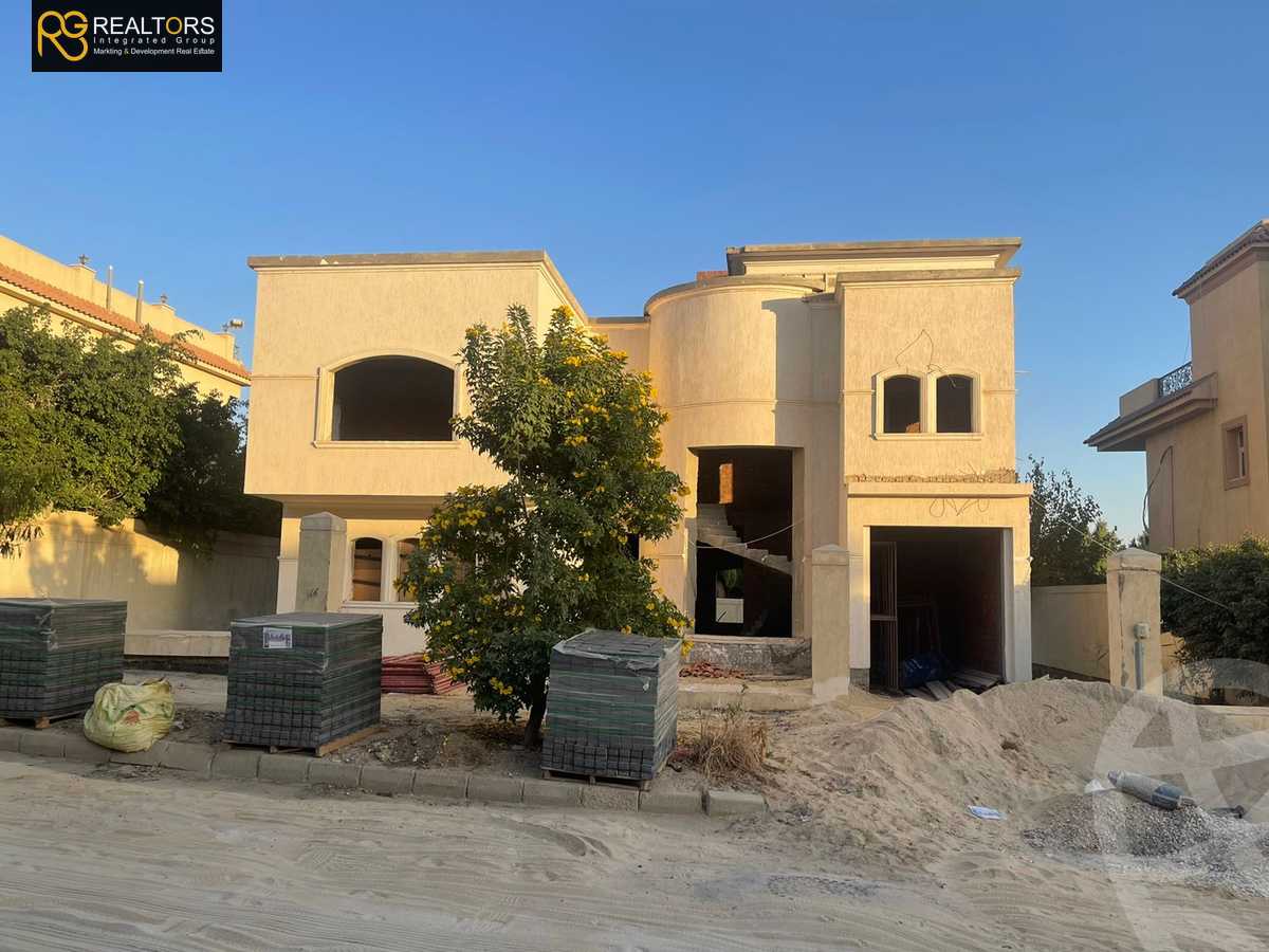 https://aqarmap.com.eg/en/listing/4245882-for-sale-cairo-6th-of-october-compound-royal-hills