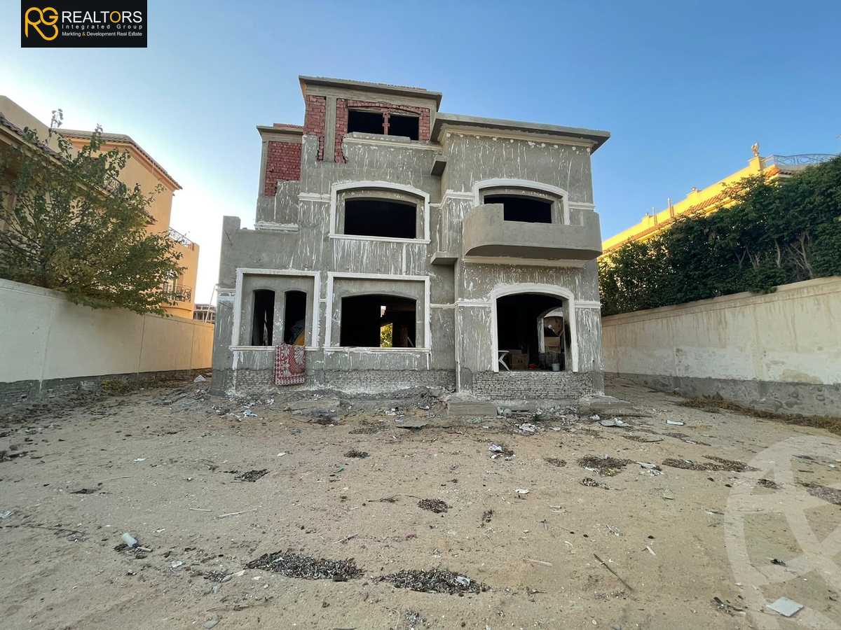https://aqarmap.com.eg/en/listing/4245882-for-sale-cairo-6th-of-october-compound-royal-hills