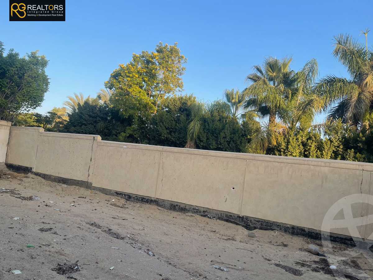 https://aqarmap.com.eg/en/listing/4245882-for-sale-cairo-6th-of-october-compound-royal-hills