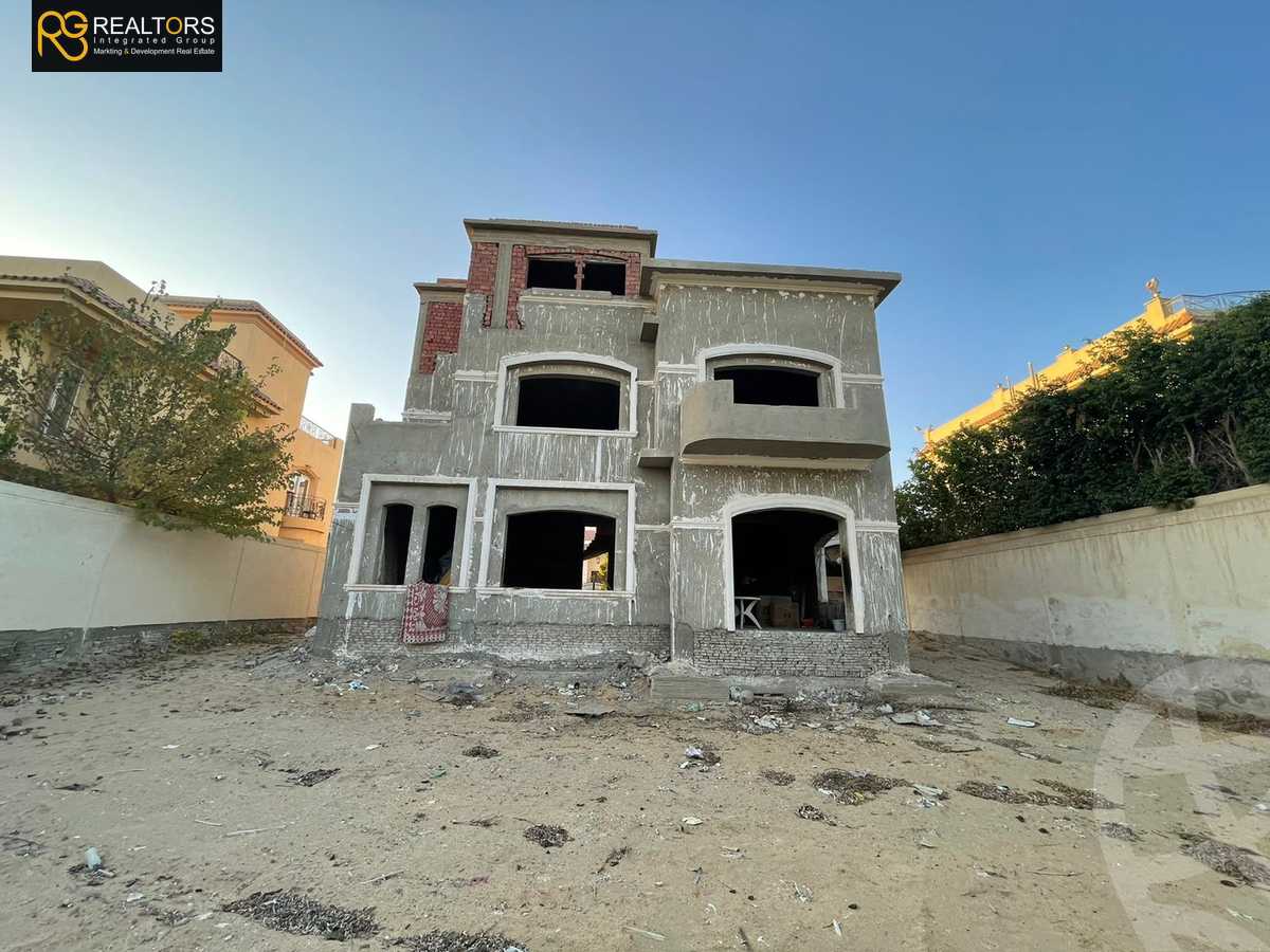 https://aqarmap.com.eg/en/listing/4245882-for-sale-cairo-6th-of-october-compound-royal-hills