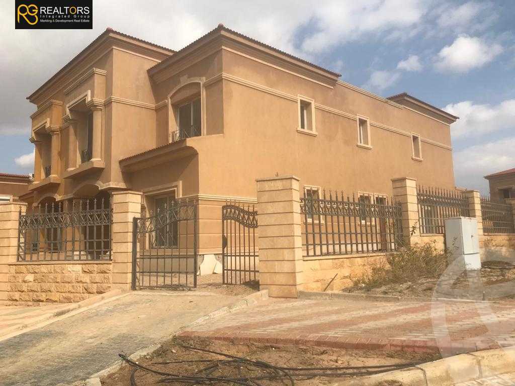 https://aqarmap.com.eg/en/listing/4254557-for-sale-cairo-el-sheikh-zayed-city-compounds-in-sheikh-zayed-royal-meadows