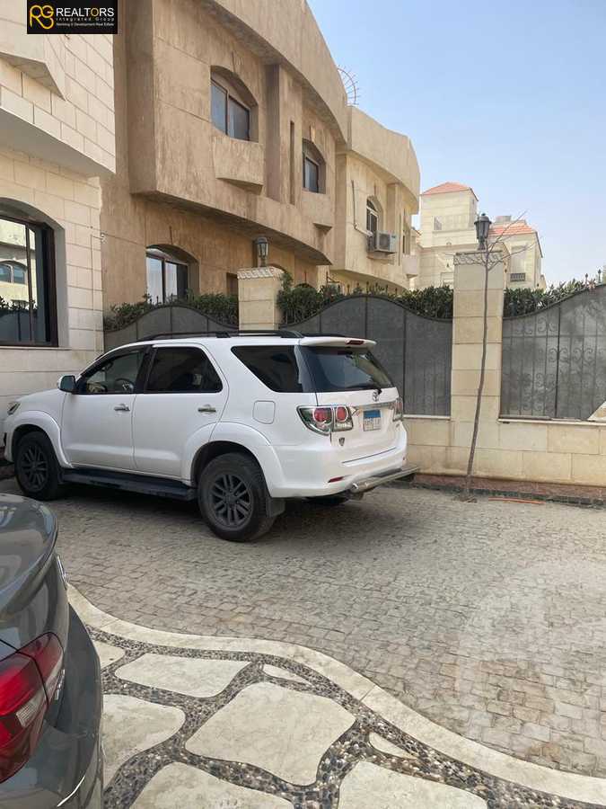 https://aqarmap.com.eg/en/listing/4254605-for-sale-cairo-6th-of-october-compounds-utopia-1