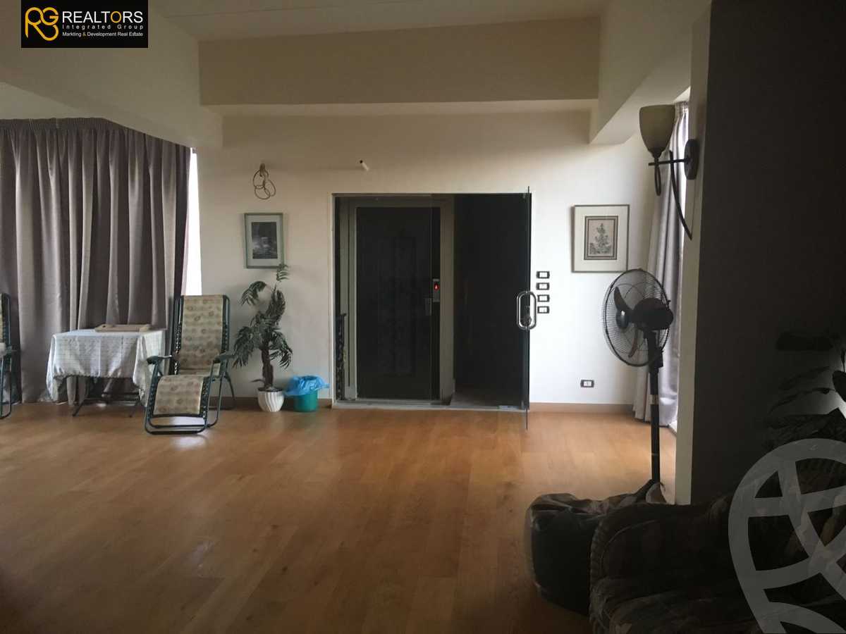 https://aqarmap.com.eg/ar/listing/4256256-for-sale-cairo-el-sheikh-zayed-city-compounds-in-sheikh-zayed-beverly-hills