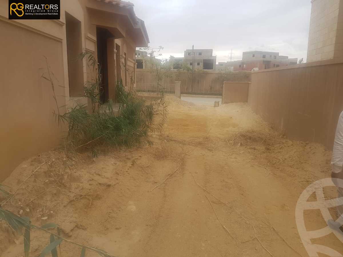 https://aqarmap.com.eg/en/listing/4256358-for-sale-cairo-new-cairo-compounds-swan-lake