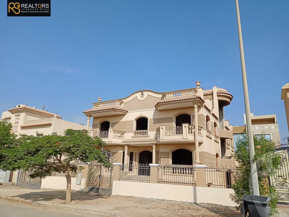 https://aqarmap.com.eg/ar/listing/4256509-for-sale-cairo-el-sheikh-zayed-city-compounds-in-sheikh-zayed-beverly-hills