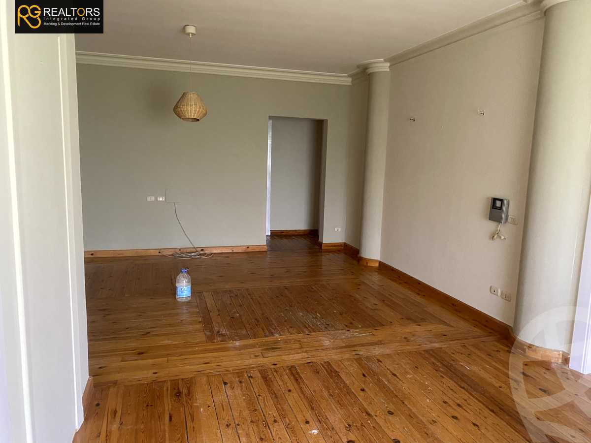 https://aqarmap.com.eg/ar/listing/4145914-for-sale-cairo-6th-of-october-compound-mena-garden-city