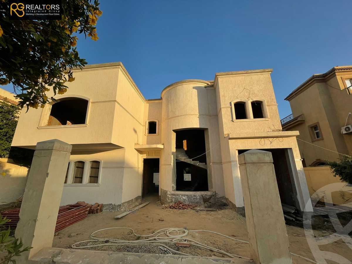 https://aqarmap.com.eg/en/listing/4269763-for-sale-cairo-6th-of-october-compound-royal-hills