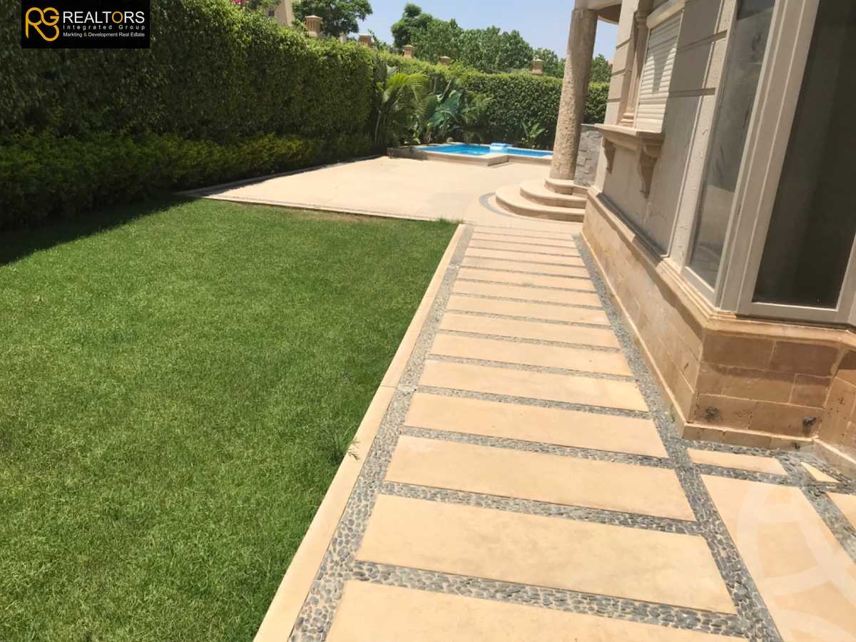 https://aqarmap.com.eg/ar/listing/4300944-for-sale-cairo-el-sheikh-zayed-city-compounds-in-sheikh-zayed-royal-city