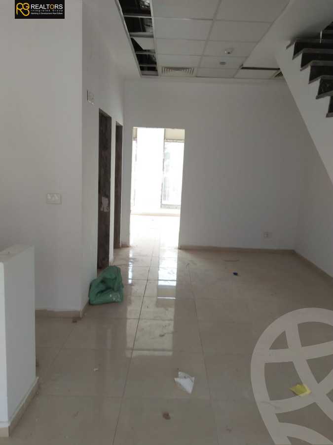 https://aqarmap.com.eg/ar/listing/4310286-for-sale-cairo-el-sheikh-zayed-city-compounds-in-sheikh-zayed-the-courtyard