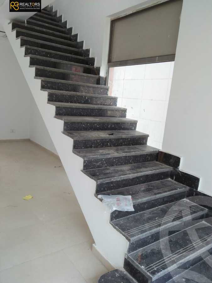 https://aqarmap.com.eg/ar/listing/4310286-for-sale-cairo-el-sheikh-zayed-city-compounds-in-sheikh-zayed-the-courtyard