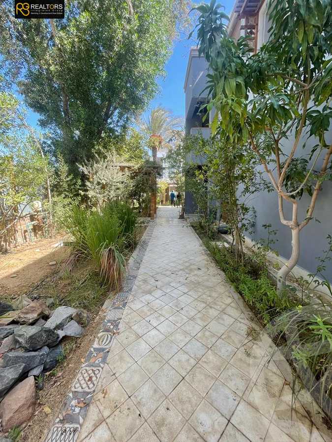 https://aqarmap.com.eg/ar/listing/4318130-for-sale-cairo-el-sheikh-zayed-city-compounds-in-sheikh-zayed-beverly-hills