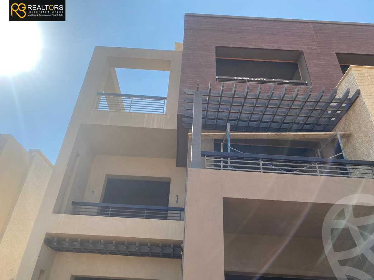 https://aqarmap.com.eg/en/listing/4318300-for-sale-goldcliff-new-giza