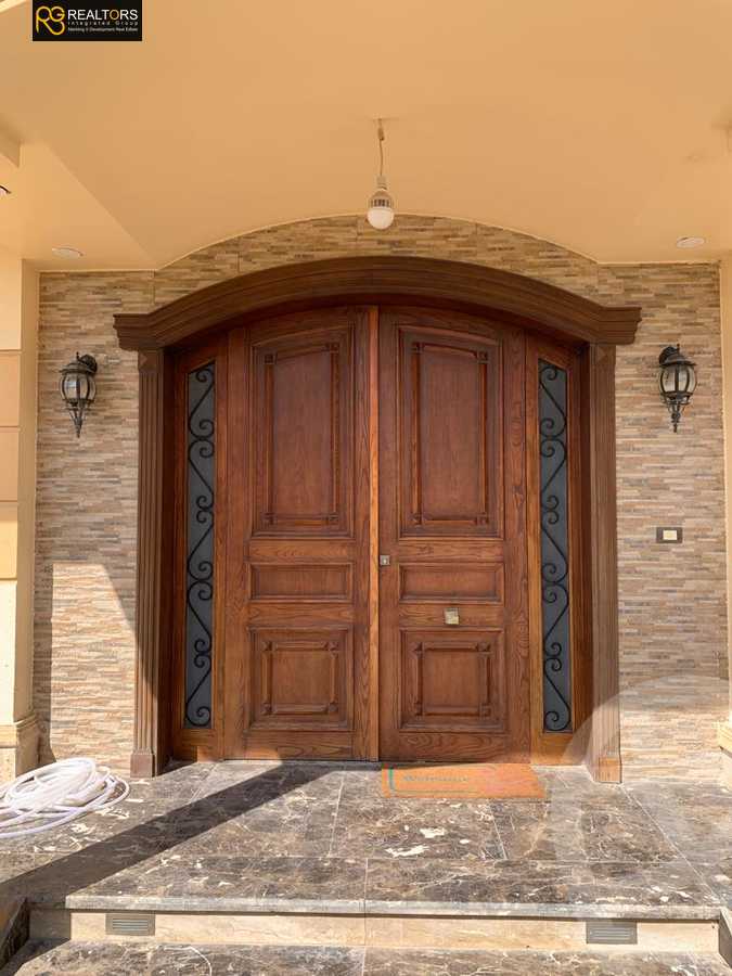 https://aqarmap.com.eg/ar/listing/4318322-for-sale-cairo-el-sheikh-zayed-city-compounds-in-sheikh-zayed-royal-city