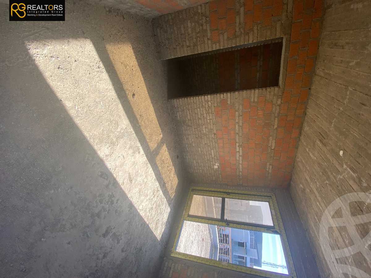 https://aqarmap.com.eg/en/listing/4318453-for-sale-cairo-el-sheikh-zayed-city-compounds-in-sheikh-zayed-el-patio-zahraa