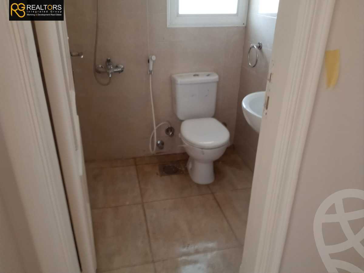 https://aqarmap.com.eg/ar/listing/4319773-for-sale-cairo-6th-of-october-compound-woodville