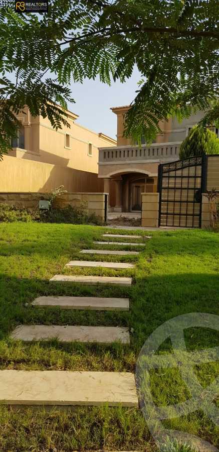 https://aqarmap.com.eg/en/listing/4320064-for-sale-cairo-el-sheikh-zayed-city-compounds-in-sheikh-zayed-royal-meadows