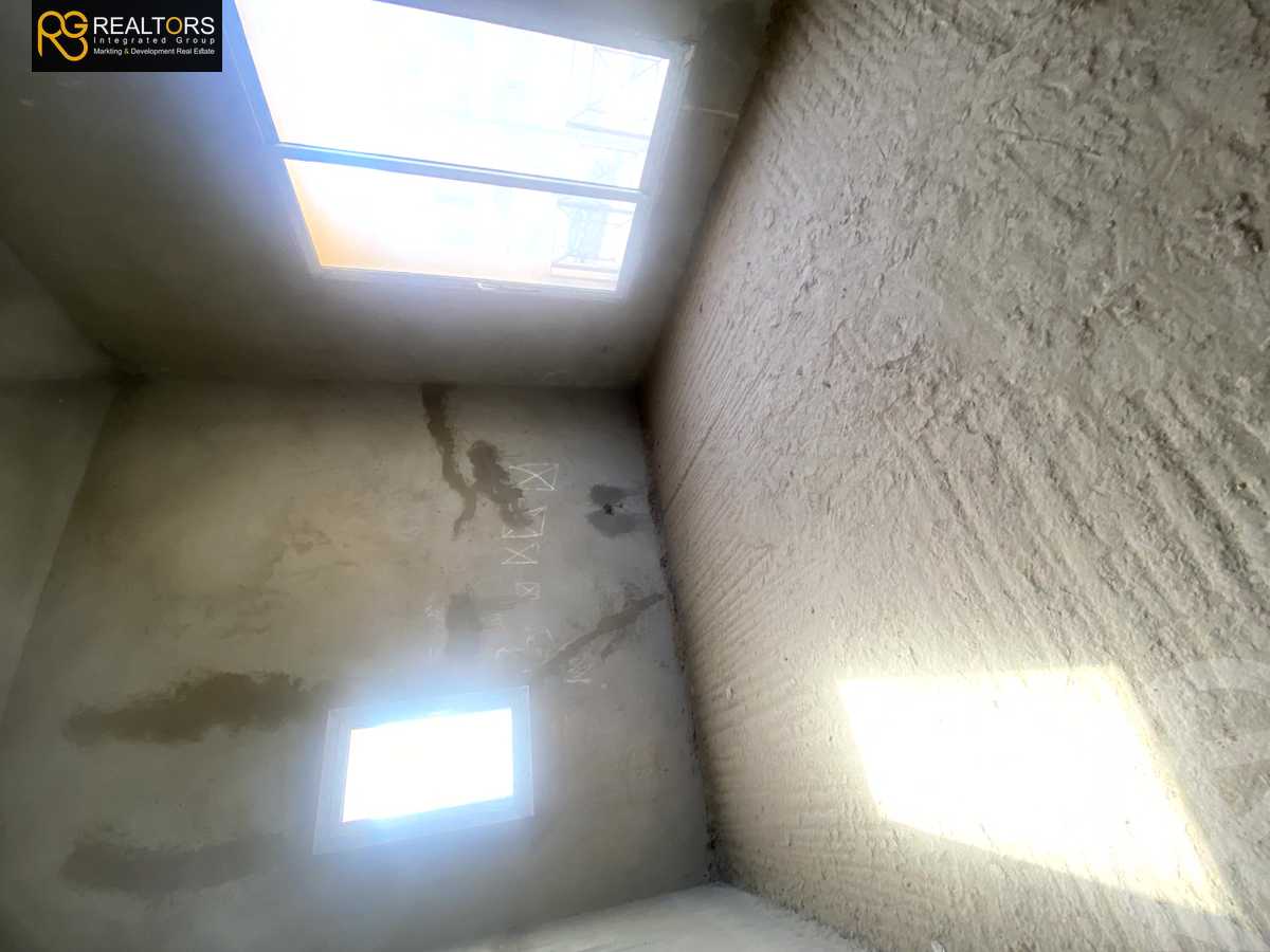 https://aqarmap.com.eg/en/listing/4320772-for-sale-cairo-el-sheikh-zayed-city-compounds-in-sheikh-zayed-royal-meadows