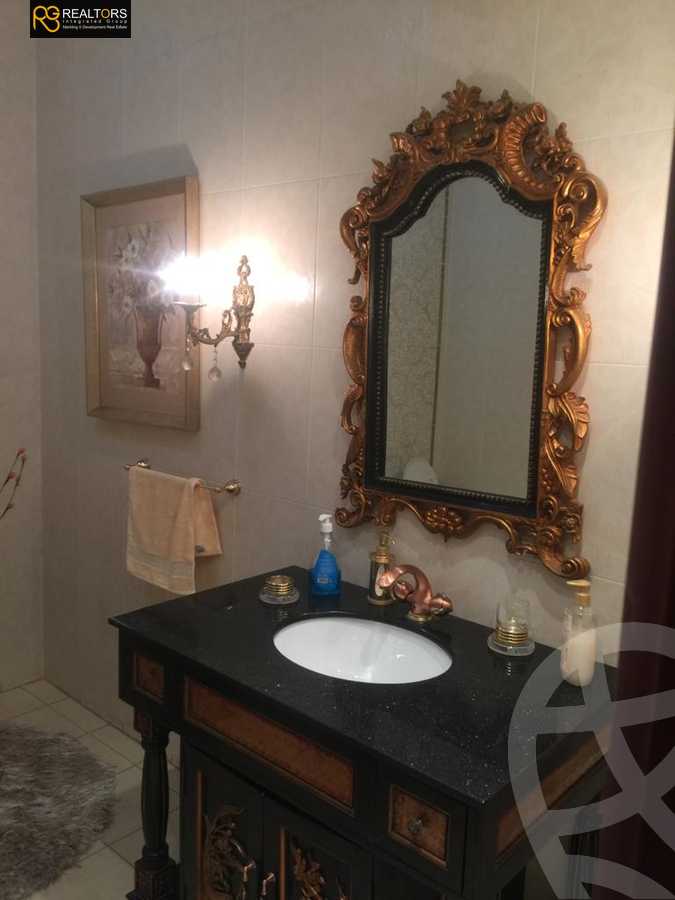 https://aqarmap.com.eg/ar/listing/4326354-for-sale-cairo-el-sheikh-zayed-city-compounds-in-sheikh-zayed-royal-city