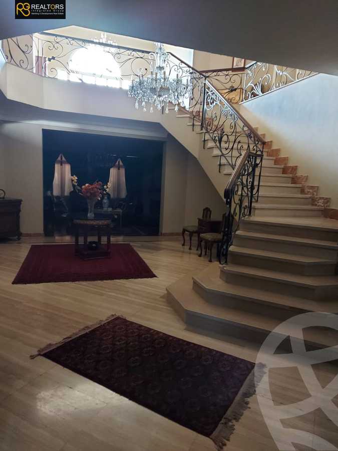 https://aqarmap.com.eg/en/listing/4337123-for-sale-cairo-6th-of-october-compound-royal-hills