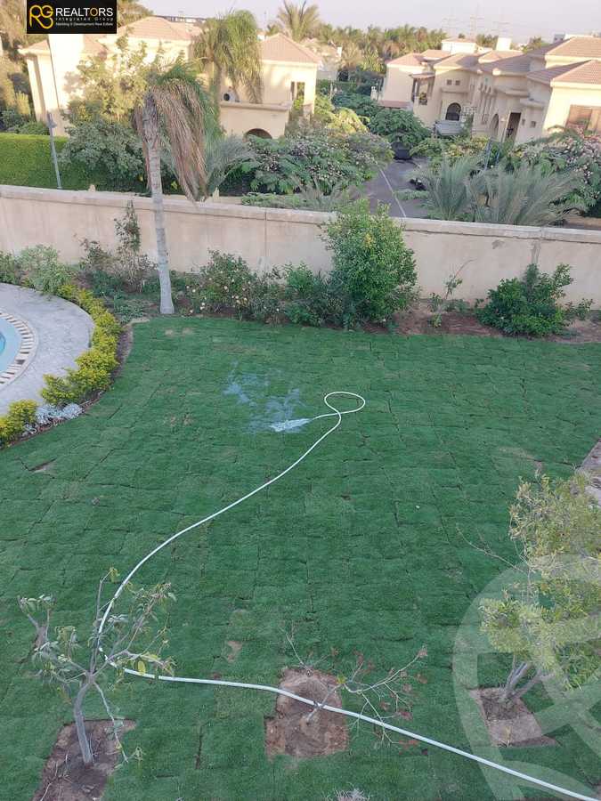 https://aqarmap.com.eg/en/listing/4337123-for-sale-cairo-6th-of-october-compound-royal-hills
