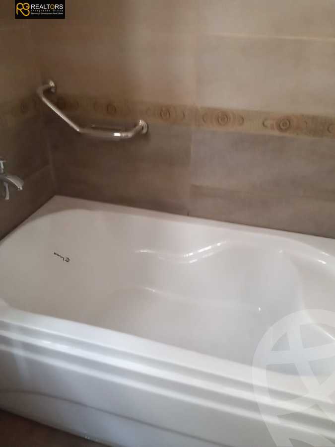 https://aqarmap.com.eg/ar/listing/4337726-for-sale-cairo-6th-of-october-compound-woodville