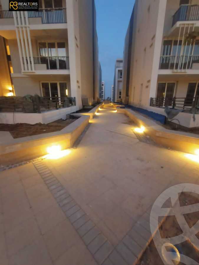 https://aqarmap.com.eg/ar/listing/4337912-for-sale-cairo-6th-of-october-compound-pyramid-hills