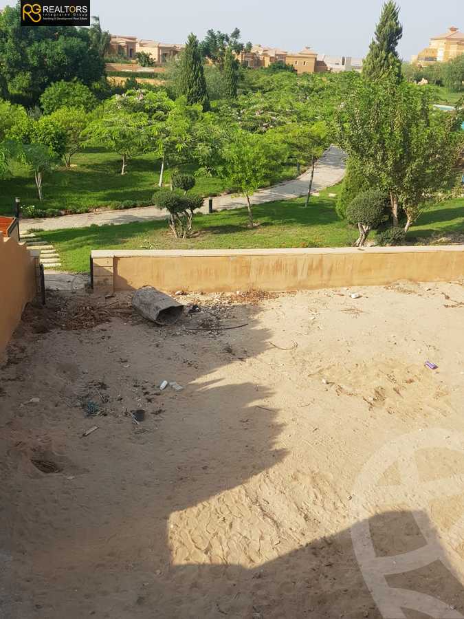 https://aqarmap.com.eg/en/listing/4338199-for-sale-cairo-el-sheikh-zayed-city-compounds-in-sheikh-zayed-royal-meadows