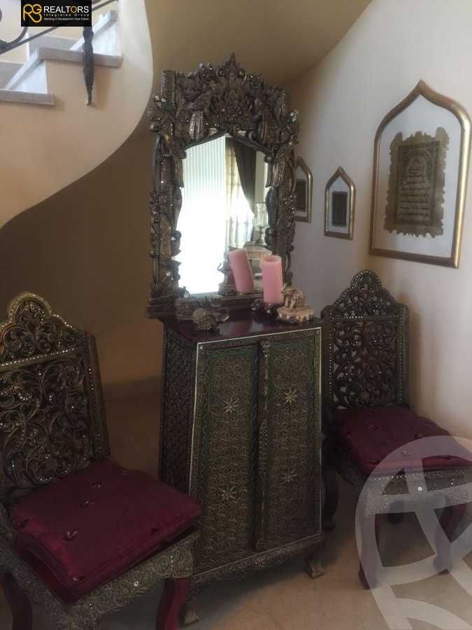 https://aqarmap.com.eg/en/listing/4335459-for-sale-cairo-6th-of-october-compound-royal-hills