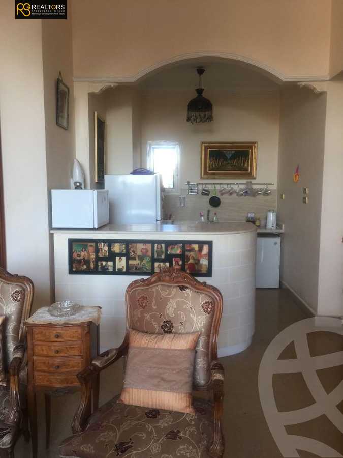 https://aqarmap.com.eg/en/listing/4335459-for-sale-cairo-6th-of-october-compound-royal-hills