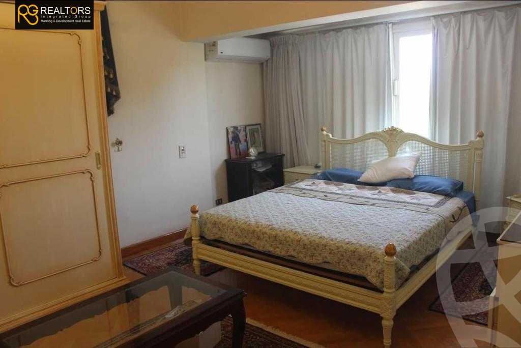 https://aqarmap.com.eg/en/listing/4335459-for-sale-cairo-6th-of-october-compound-royal-hills