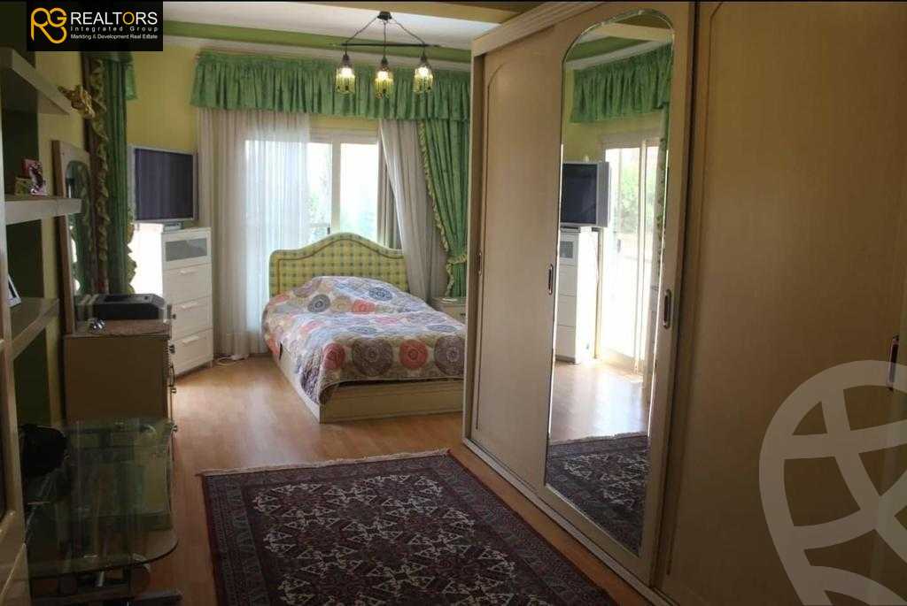 https://aqarmap.com.eg/en/listing/4335459-for-sale-cairo-6th-of-october-compound-royal-hills