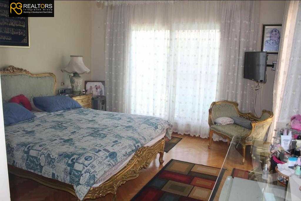 https://aqarmap.com.eg/en/listing/4335459-for-sale-cairo-6th-of-october-compound-royal-hills