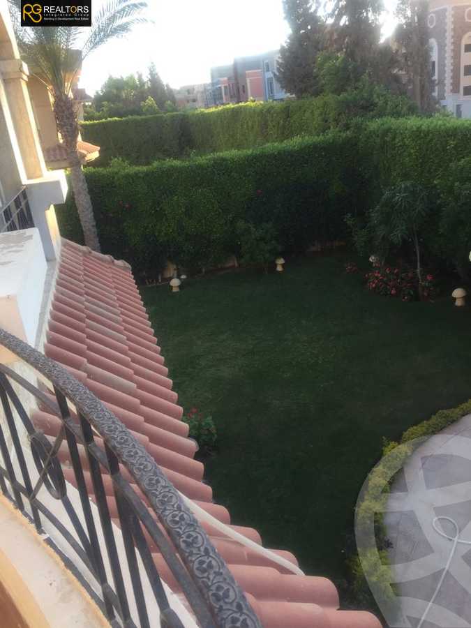 https://aqarmap.com.eg/en/listing/4335459-for-sale-cairo-6th-of-october-compound-royal-hills