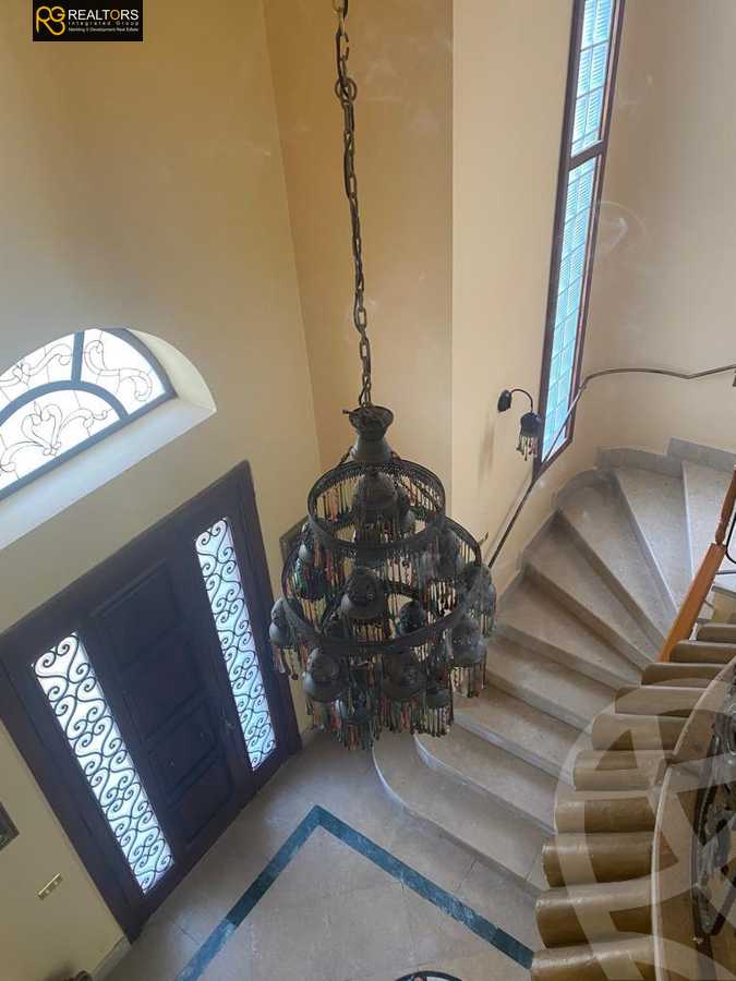 https://aqarmap.com.eg/en/listing/4335459-for-sale-cairo-6th-of-october-compound-royal-hills