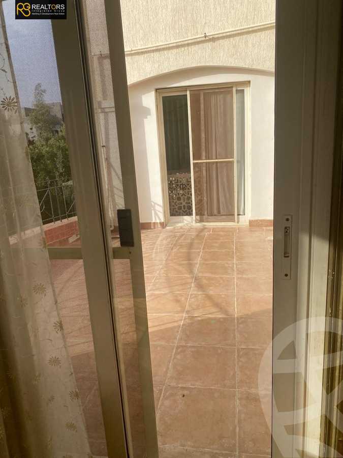 https://aqarmap.com.eg/en/listing/4335459-for-sale-cairo-6th-of-october-compound-royal-hills