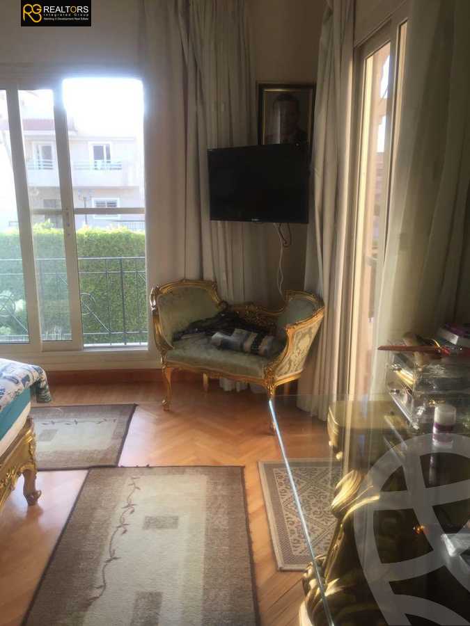 https://aqarmap.com.eg/en/listing/4335459-for-sale-cairo-6th-of-october-compound-royal-hills
