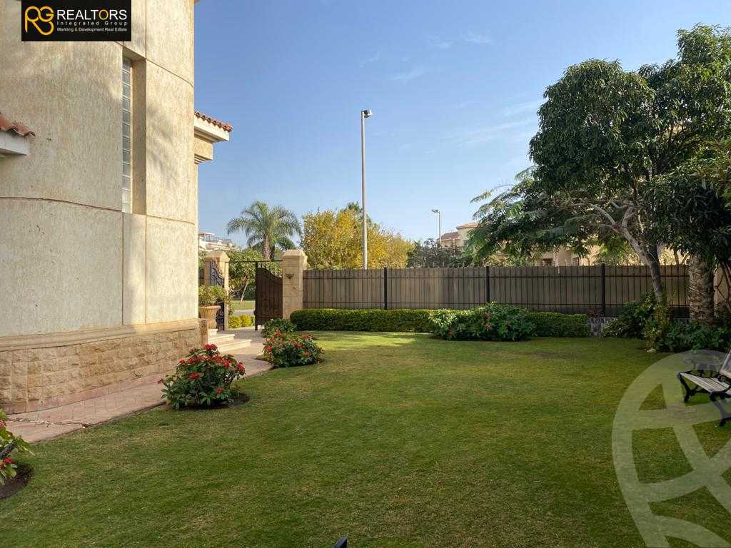 https://aqarmap.com.eg/en/listing/4335459-for-sale-cairo-6th-of-october-compound-royal-hills