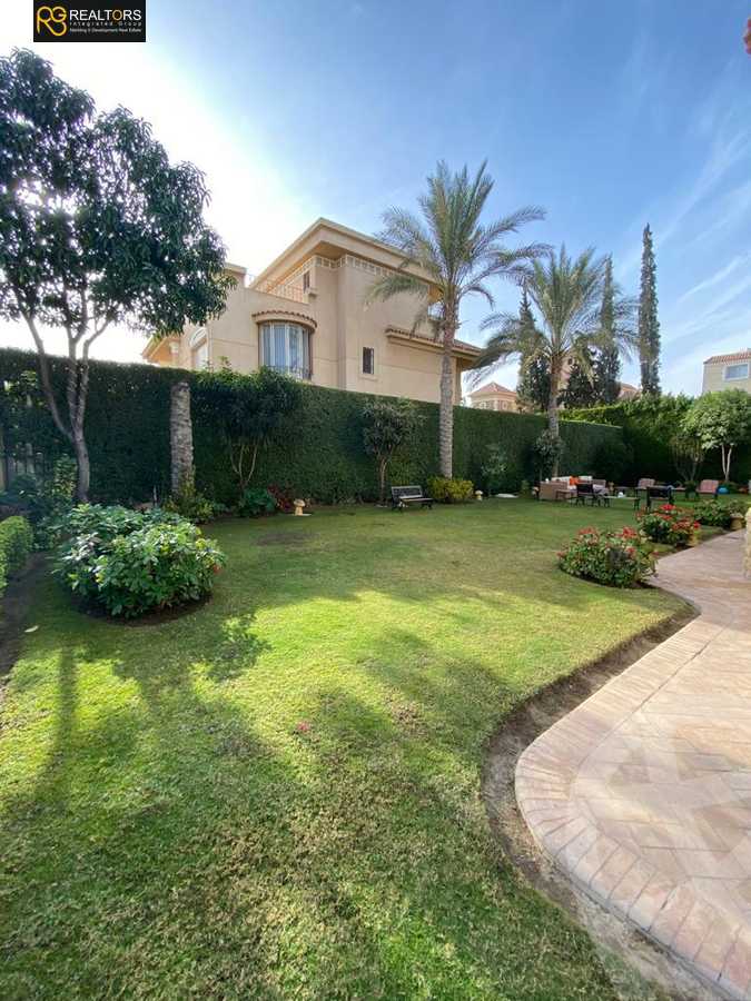 https://aqarmap.com.eg/en/listing/4335459-for-sale-cairo-6th-of-october-compound-royal-hills